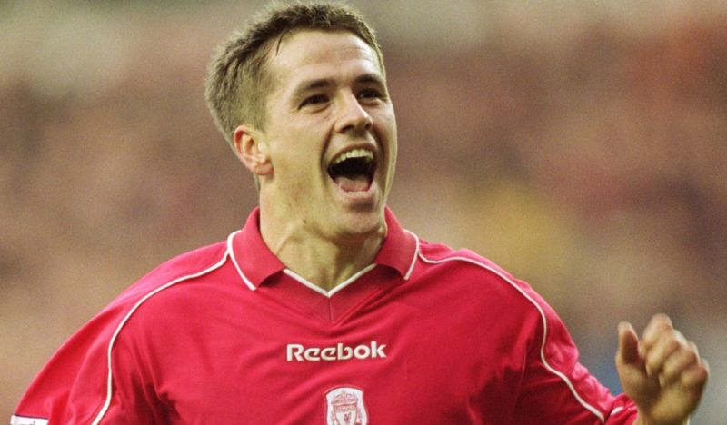 Anh từng giành Quả bóng Vàng 2001 sau khi giúp Liverpool đoạt cú ăn ba lịch sử